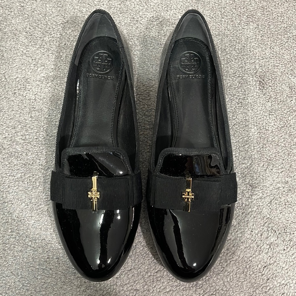 Tory Burch mule flats in color black size 8.5